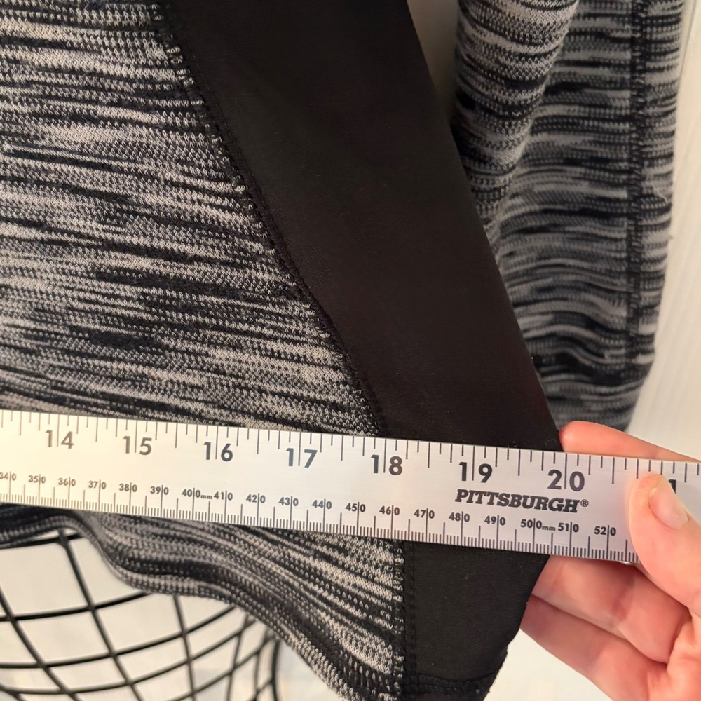 Avalanche Womens Small 1/4 Zip Thermal Layering Top Grey/Black Athleisure - Picture 6 of 10
